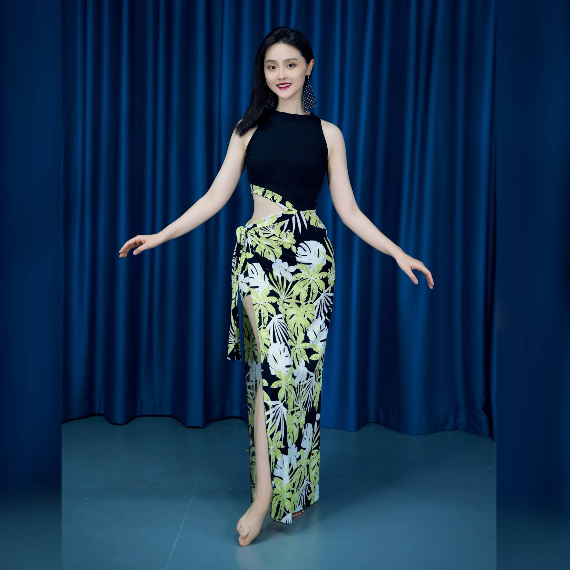Oriental belly dance exercise service Dance of Mania 2024 Summer exposed waist seaside holiday dresses elastic set