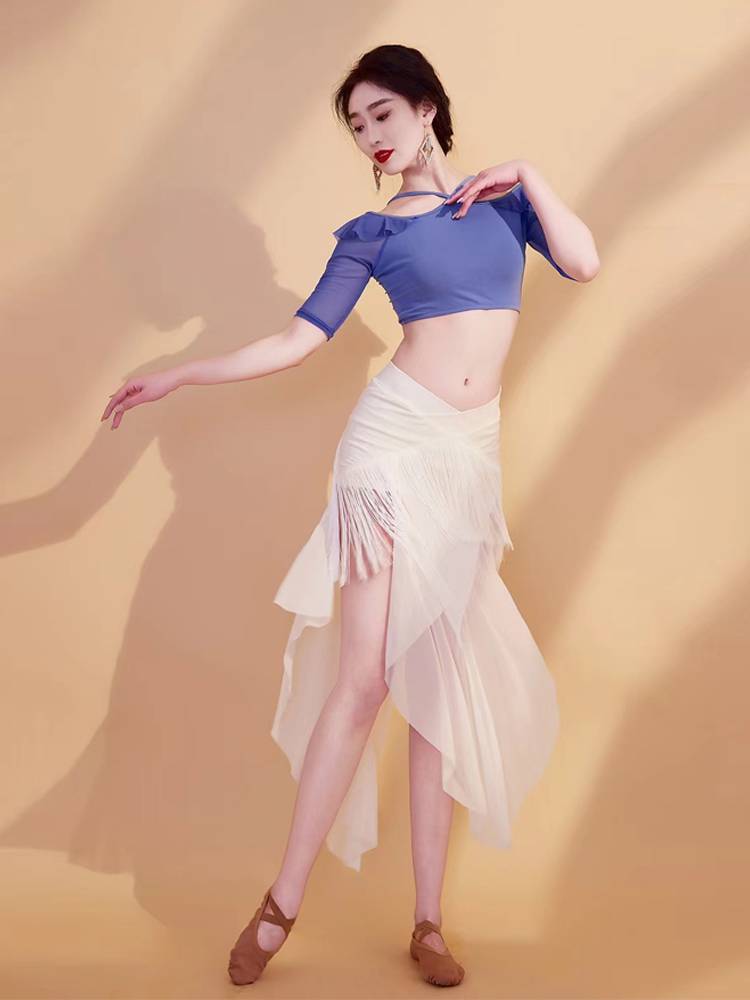 A new 2024, spring and summer tummy dress with a sarcasm solo dress