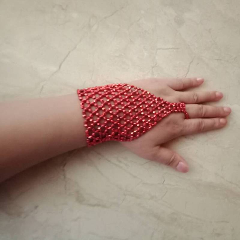 Belly dance bracelet dancers jewelry accessories wearing beads, elastic flash, middle finger bracelet Indian dance conjunction bracelet