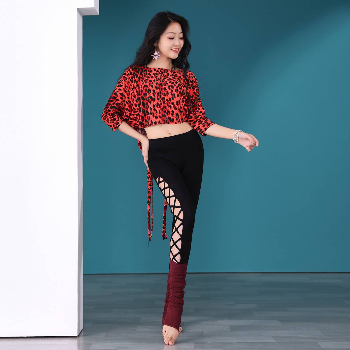 Dancer belly dance set 2021 new sexy leopard top top pants dance junior scholars practice practice service