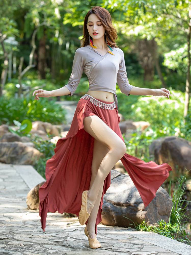 Belly dance clothing female 2024 new practice service autumn and winter suits dance watch performance mid -long -sleeved sexy long skirt