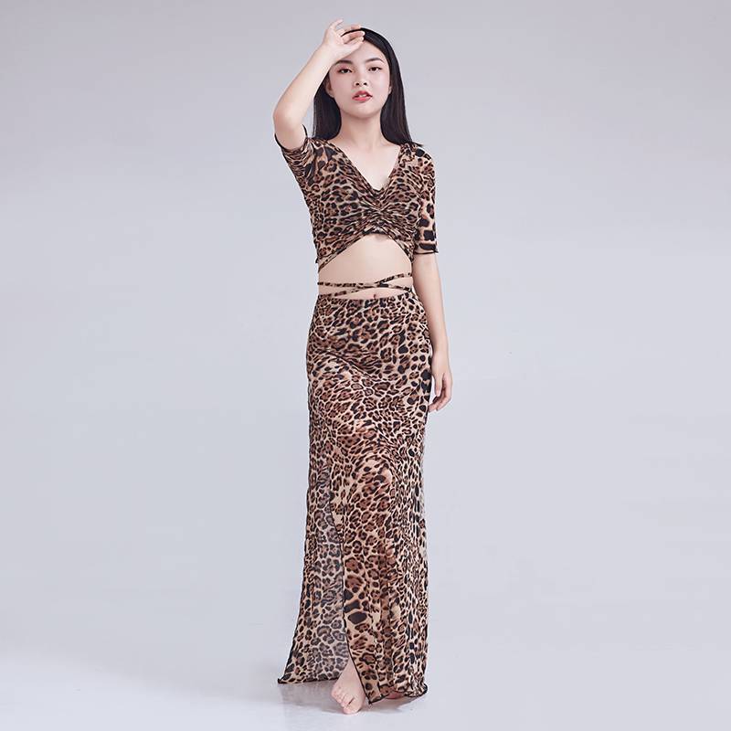 The new spring and summer water yarn shows a thin belly dance practice suit, sexy large size Oriental dance performance, group service
