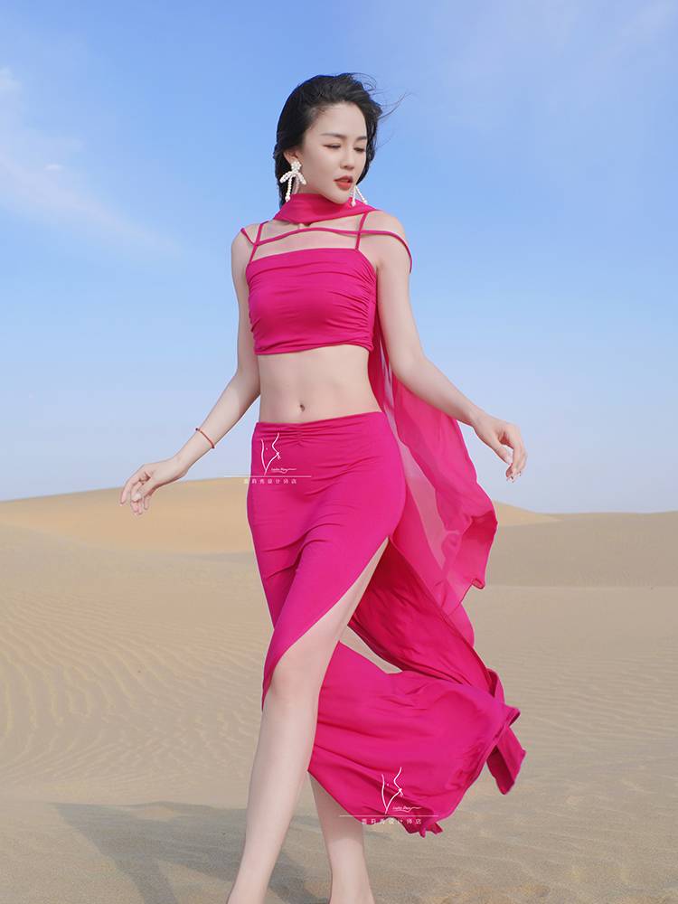 Reilly Souley Lee Jing Jing's new sexy belly-dance show, 2024