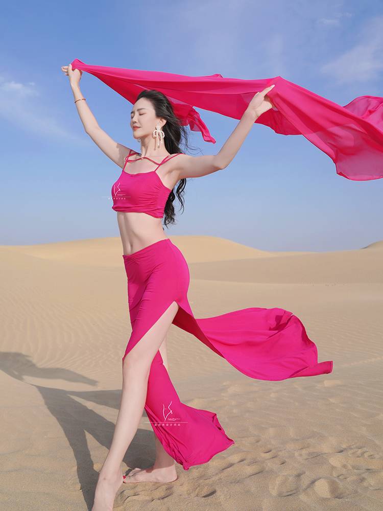 Reilly Souley Lee Jing Jing's new sexy belly-dance show, 2024