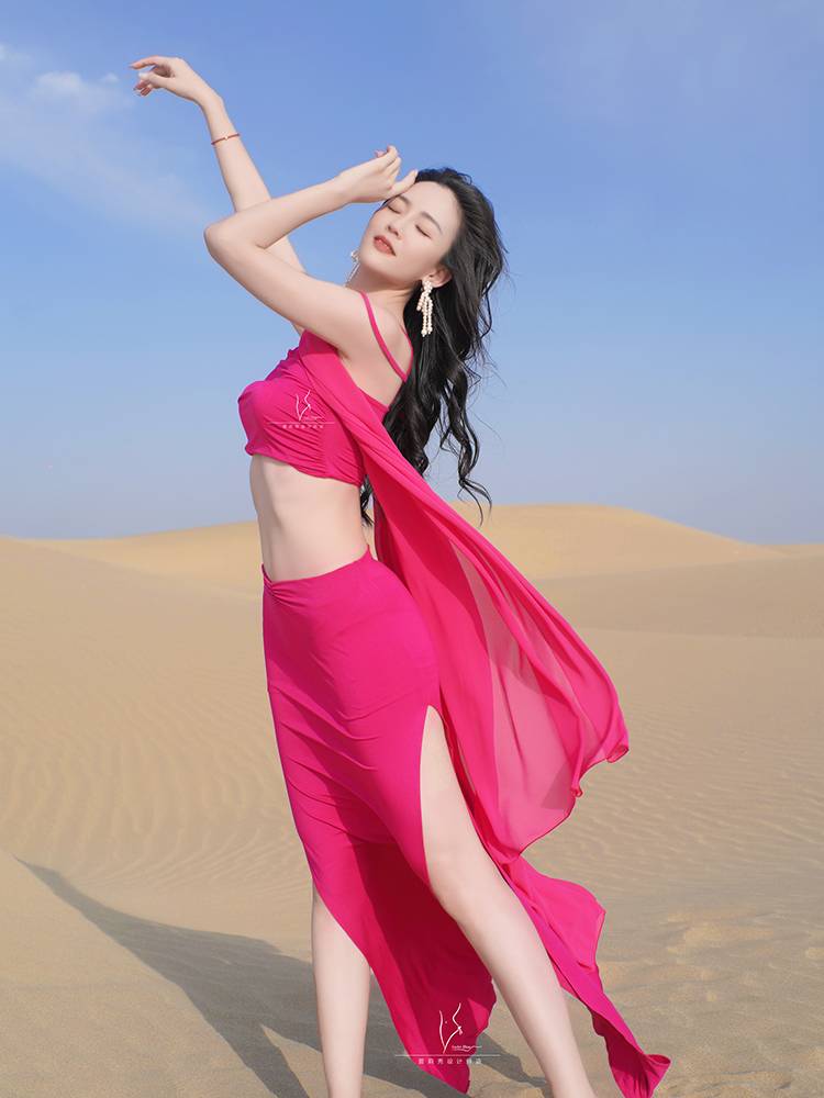Reilly Souley Lee Jing Jing's new sexy belly-dance show, 2024