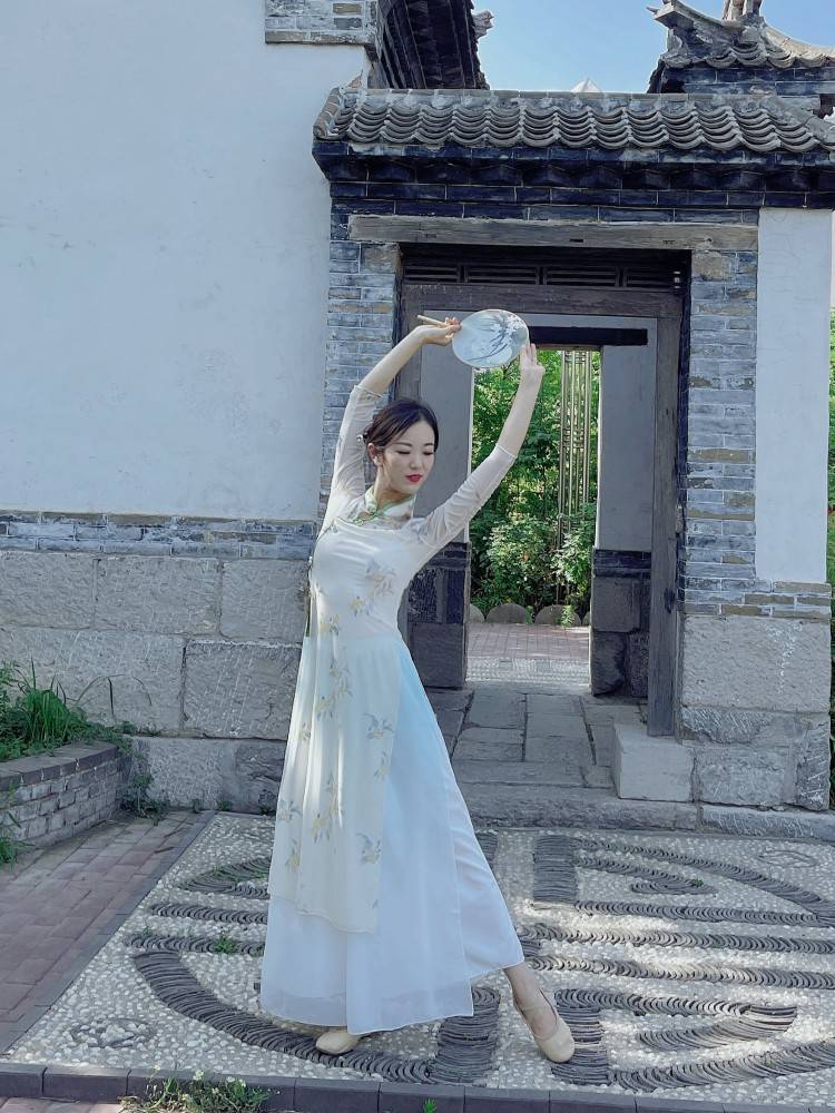 ♪ Dancing flag robes, young, high-end, new style ♪