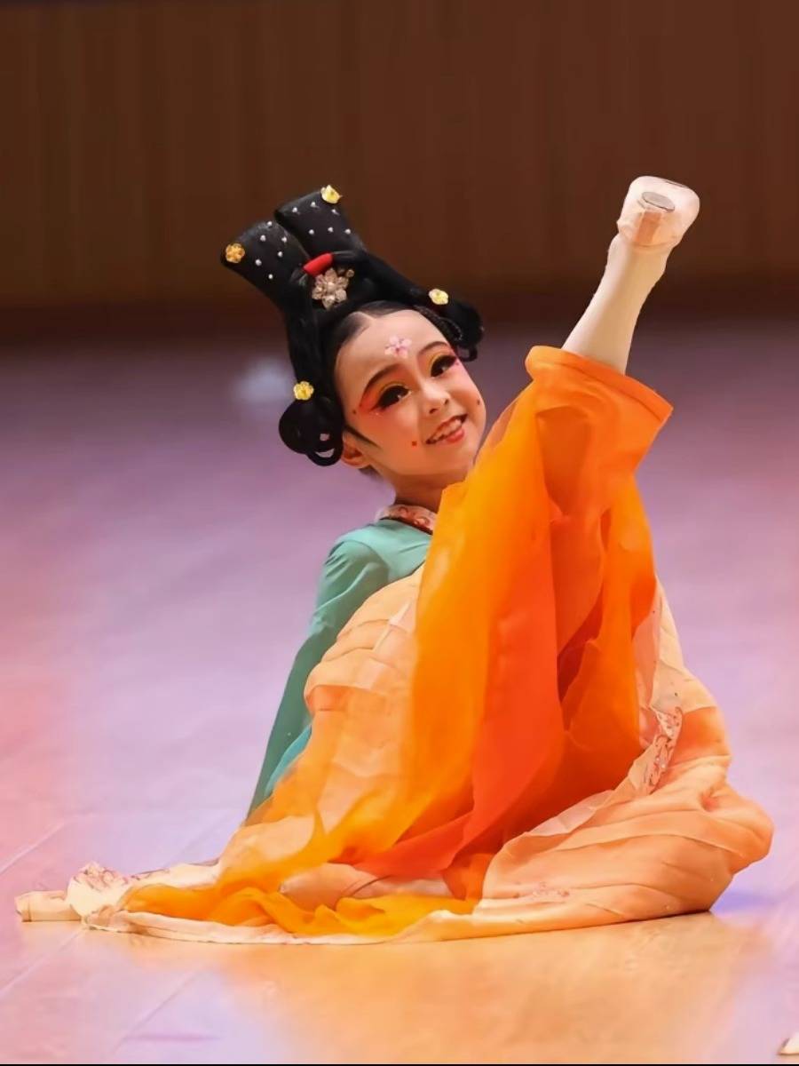 Perseverance helpers Perform children and girls Hanfu Classical Dance dressing dress Han Tang dance bronze mirror performance clothing
