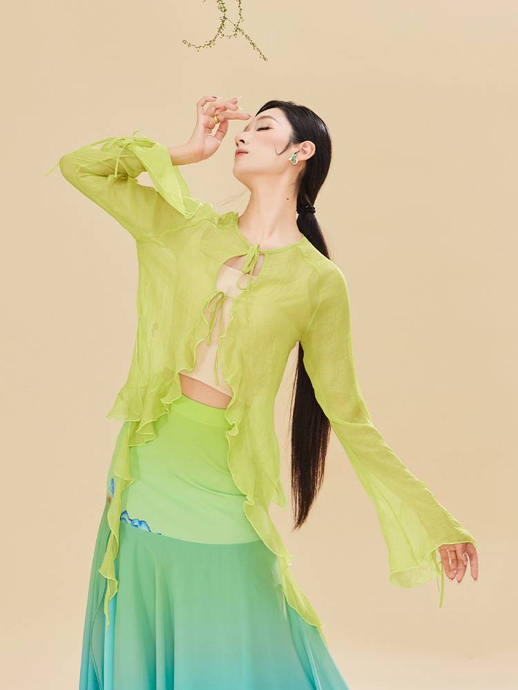 ♪ Poetry dances and dances ♪