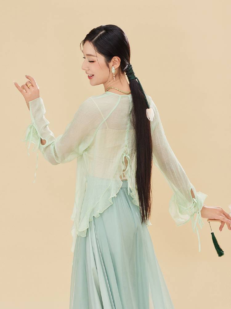 ♪ Poetry dances and dances ♪