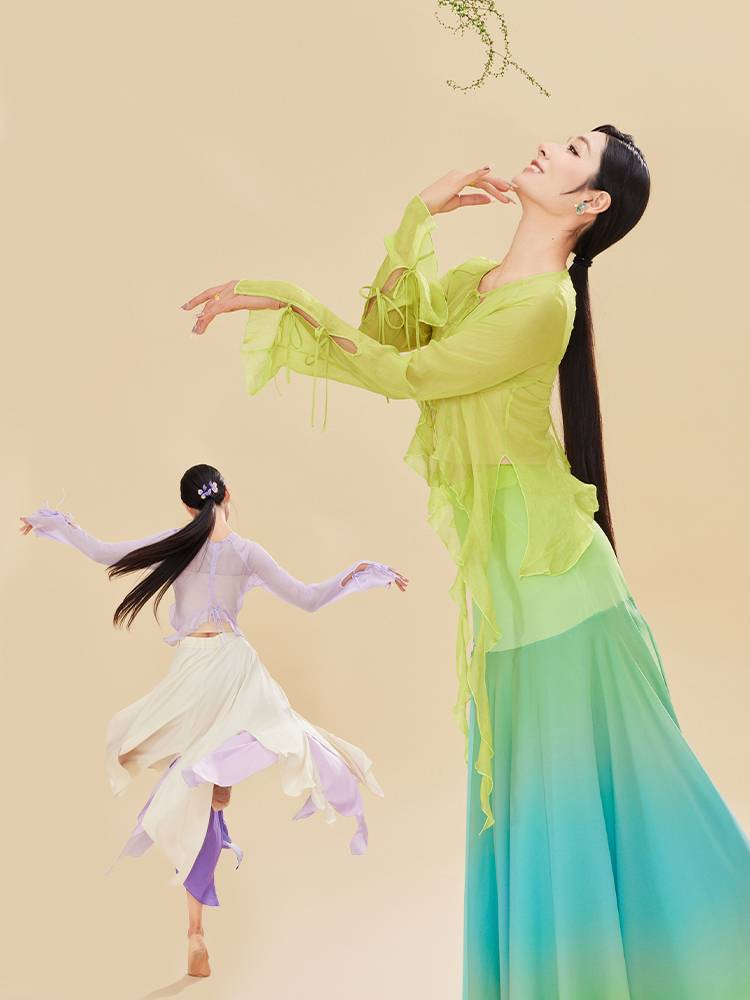 ♪ Poetry dances and dances ♪