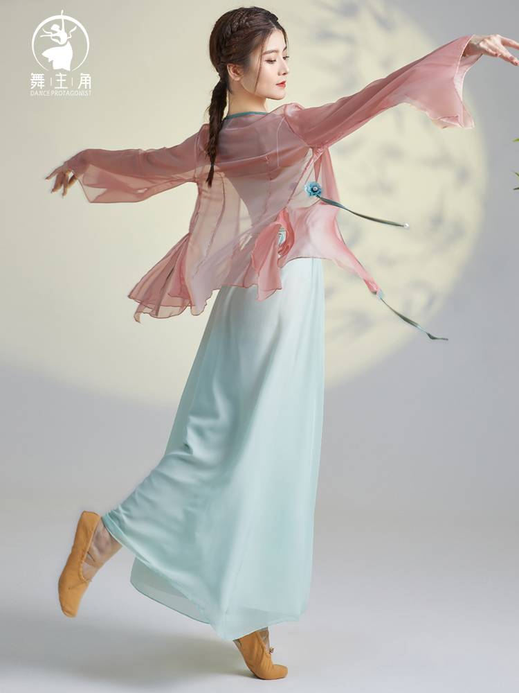 Dance protagonist Classical Dance Yunding Yaisha Yaitang Ancient Feng Feng Fun Fun Kung Kung Practitioning Female Ferry Fairy National Dance