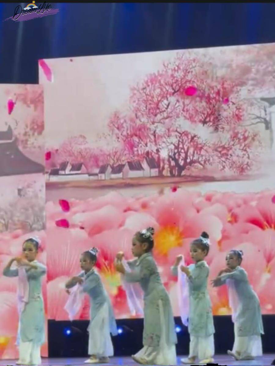 Tao Xiaomei Jiangnan Girl Dance Performance Service Children's Classical Dance Cheongsam Chinese Wind Girls' Severe Body Charm