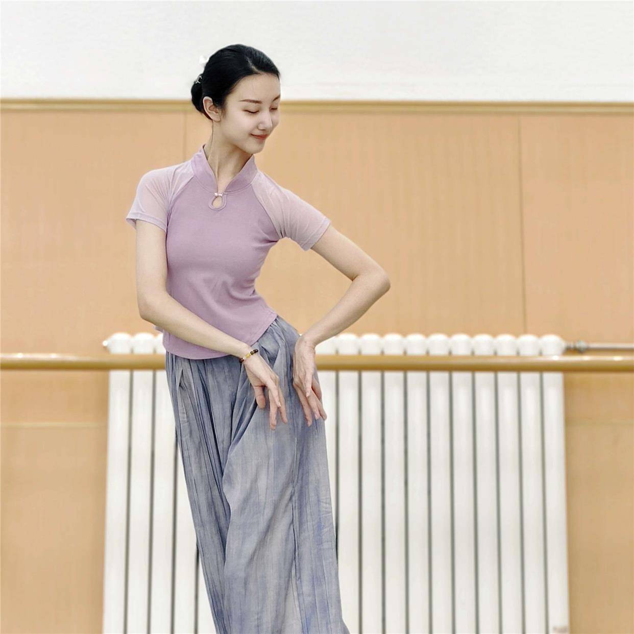 Short -sleeved Classical Dance Lingya Clothing Dance Dance Services Chinese National Dance Practice Gunname Chinese Ancient Wind Cheongsam Top