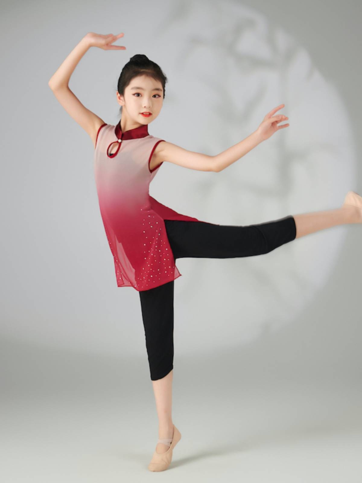Chinese style classical dance clothing gradient becomes drilling rhyme gauze dance dance exercise, national performance, art test dance service girl