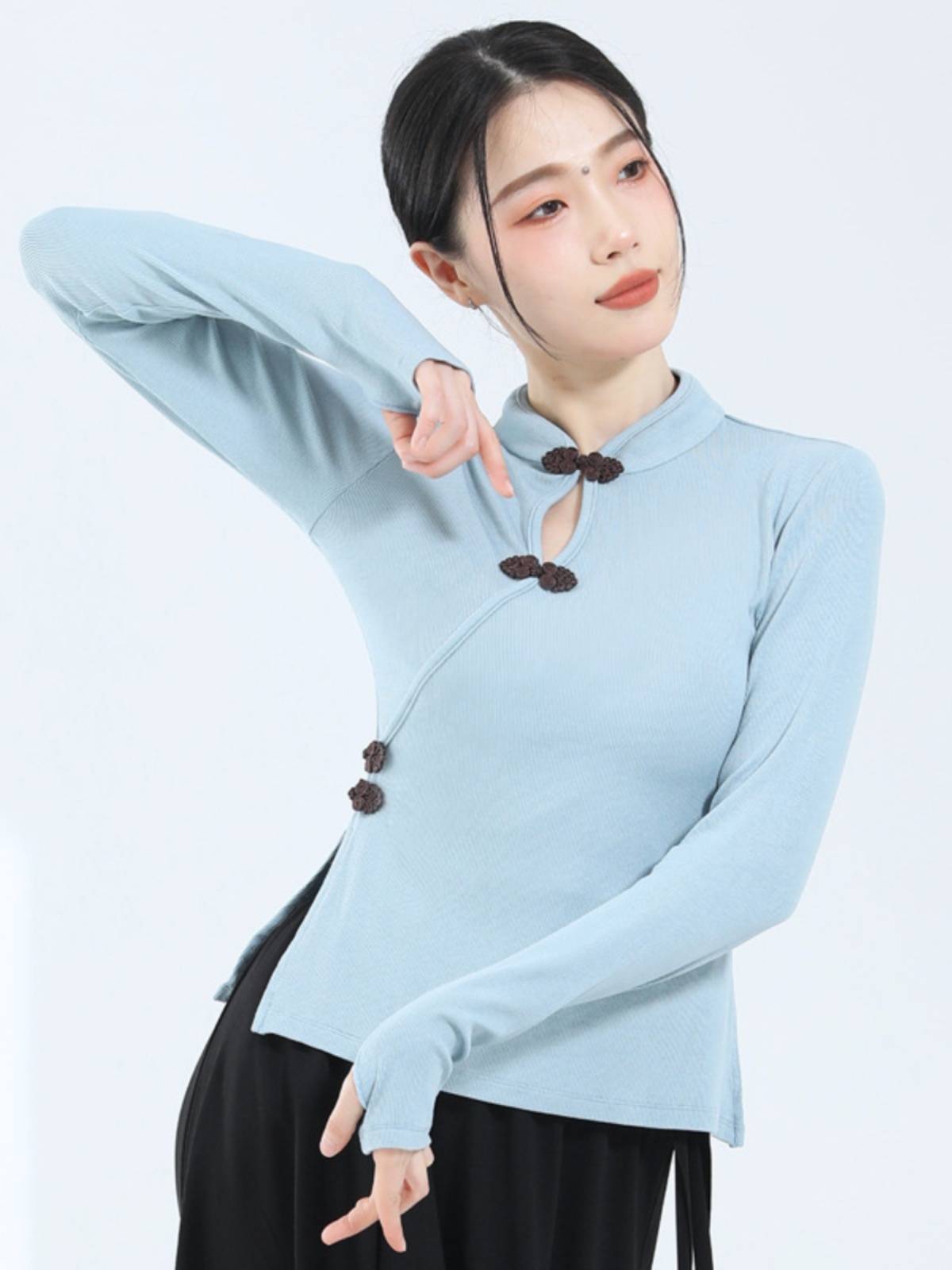 Classical dance dance clothing fashion hollowed -out plate buckle cheongsam collar long sleeve slim body thin body clothing exercises