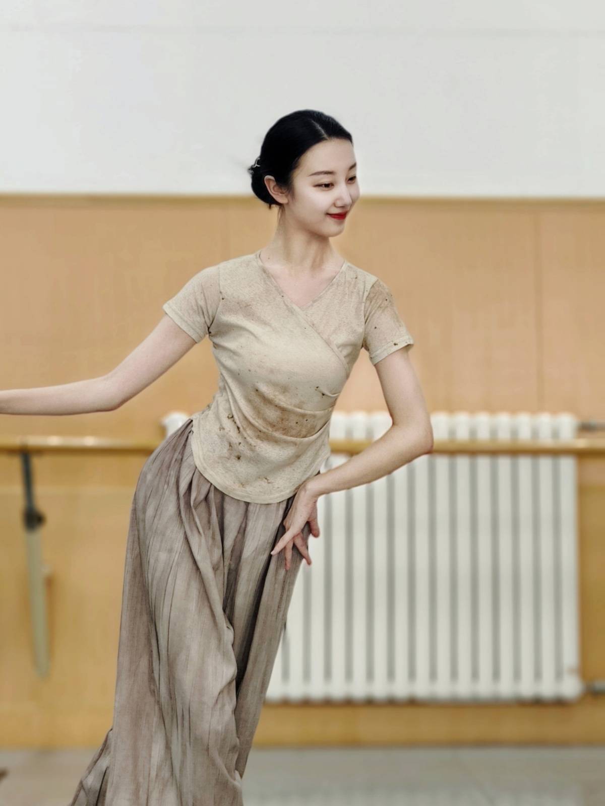 Classical dance exercise girls in summer new Chinese national wind short -sleeved dancing shirt Modern dance suit printing body charm