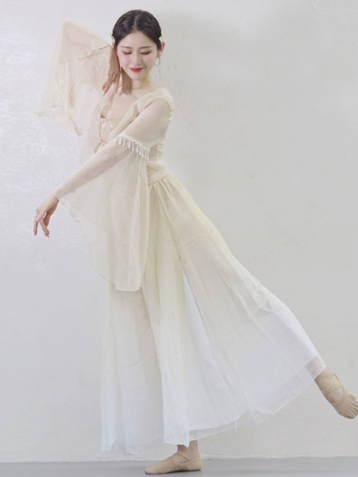 Qing Yi Qian's classic dance dress girl Zhong Yi Zhong Zhong Zhong Zhong Zhong
