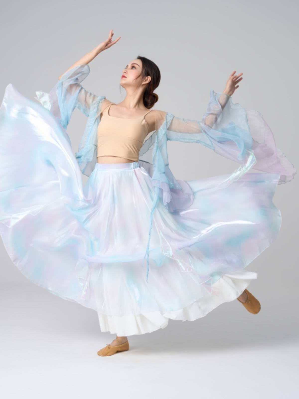 A small jellyfish classical dance performance shows the clothing Han and Tang Dynasty art test, the merit, the clothing of the rhyme, the big skirt, the elegant girl