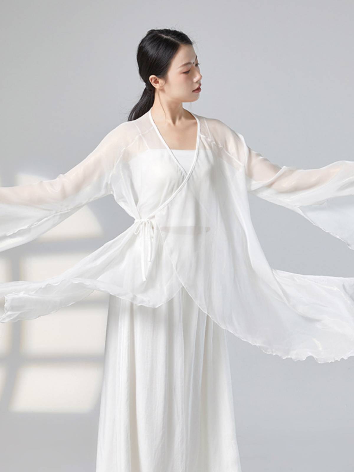 In the past life and this life, the ancient Chinese jazz's new white snake dance clothes ancient style and elegant gauze, elegant stage