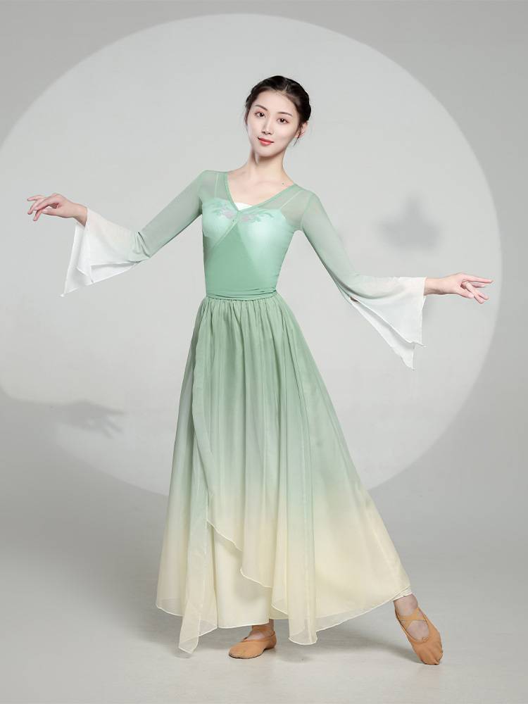 Classical dance service Chinese dance exercise dance dance dance service girl elegant body rhyme elasticity gathers ginematic classical dance performance service