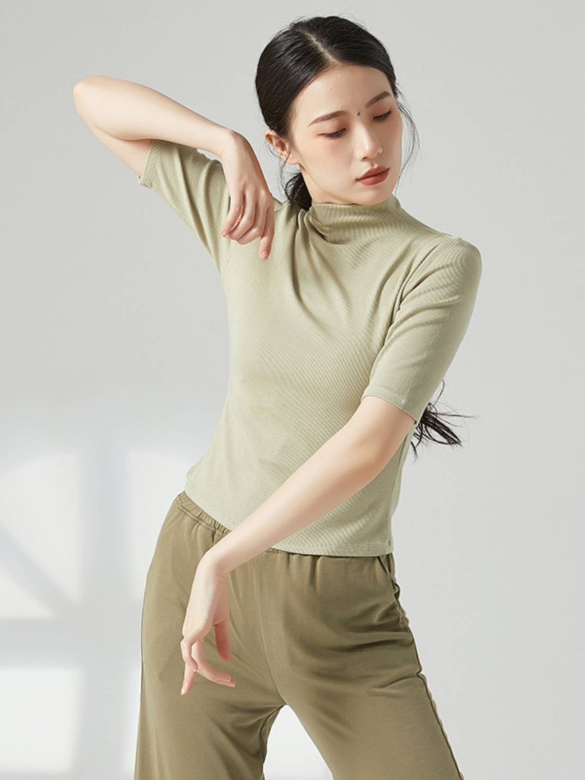 Modern dance teachers in class, practice service, high -necked female top dance service classical dance repair body training suit