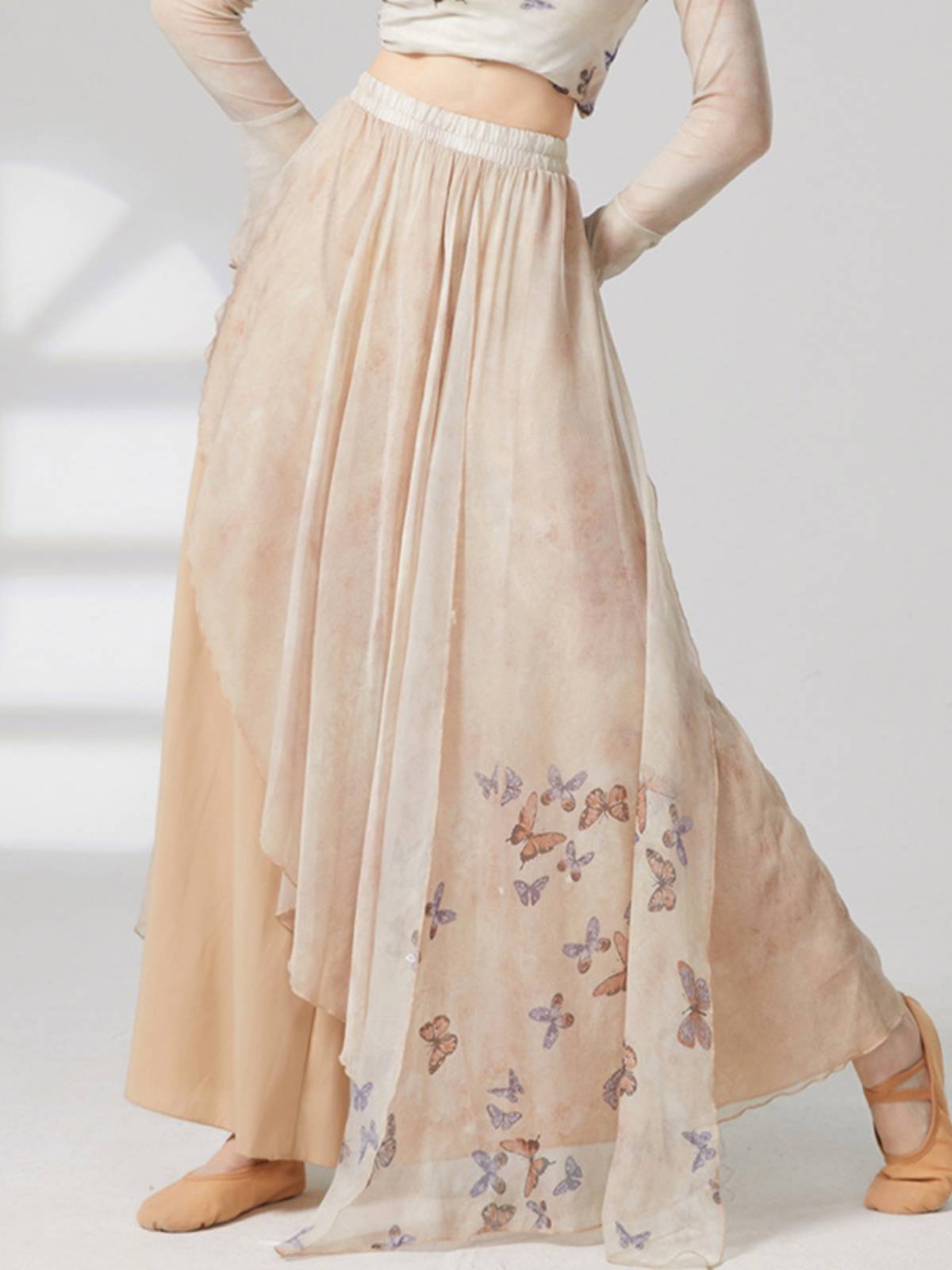 Classical dance ink butterfly body rhyme yae Chinese dance classical dance exercise performance service performance teacher class dance service
