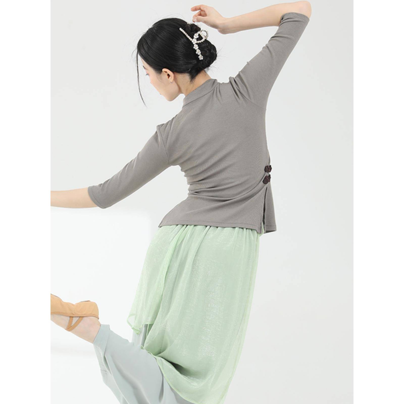 Classical dance exercise female retro plate buckle cheongsam stands dance and clothing modern dance in modern dance, sleeve top slimming
