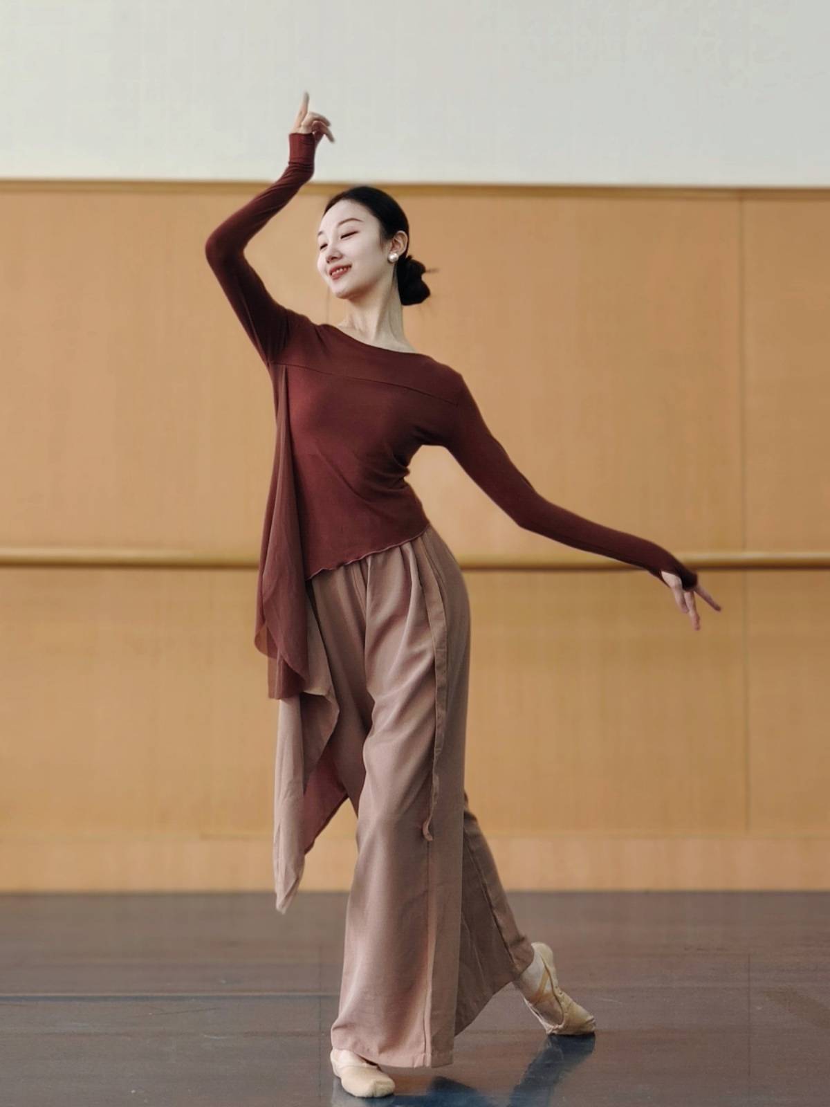 Classical dance dance clothing top, autumn and winter long sleeves, long sleeves fluttering yin, modern dance female adult practitioner, sportswear, national dance