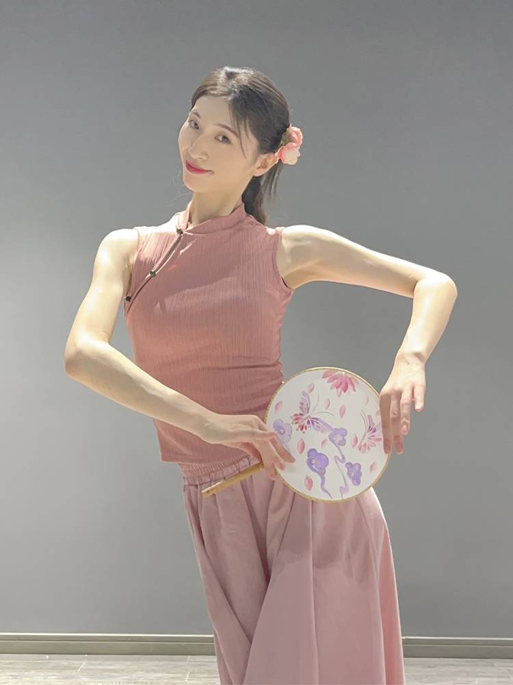 New Chinese dance suit sleeveless vest Chinese style improved cheongsam dance top
