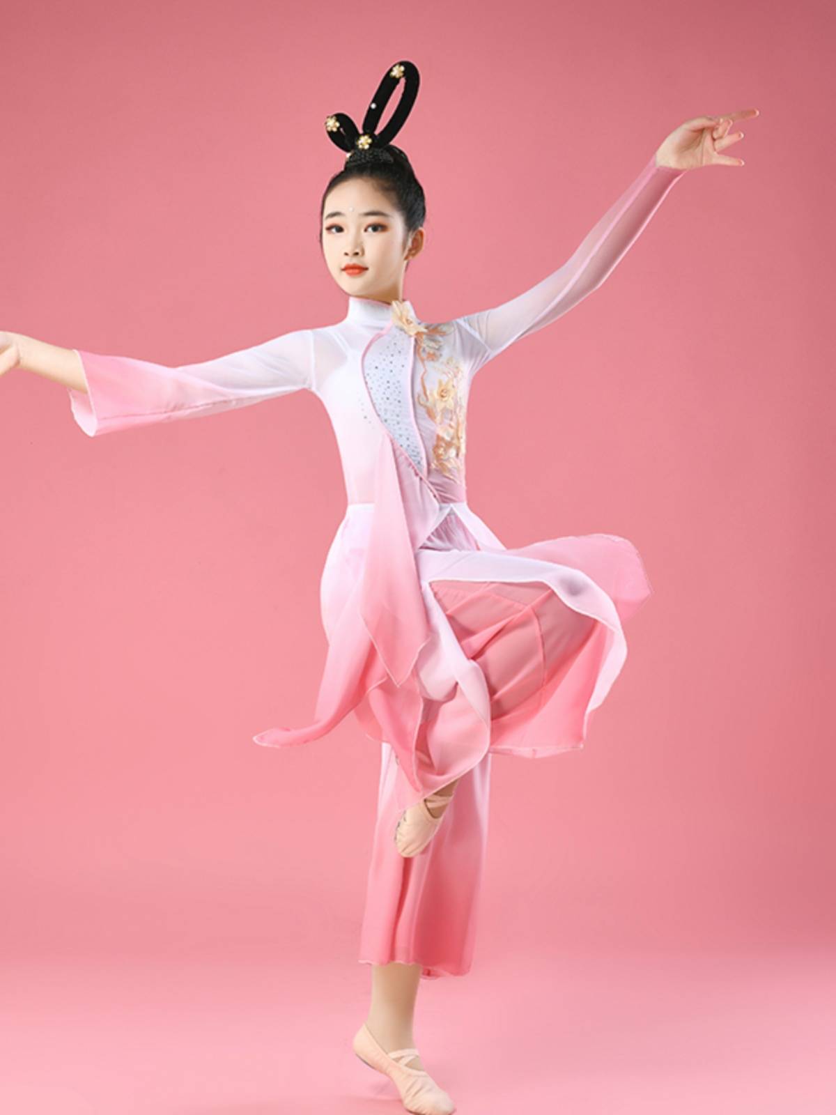Children's Classical Dance Performance Services Club Performing Umbrella Dance Fan Dance Performance Service Chinese Dance Classical Dance Performance Girls