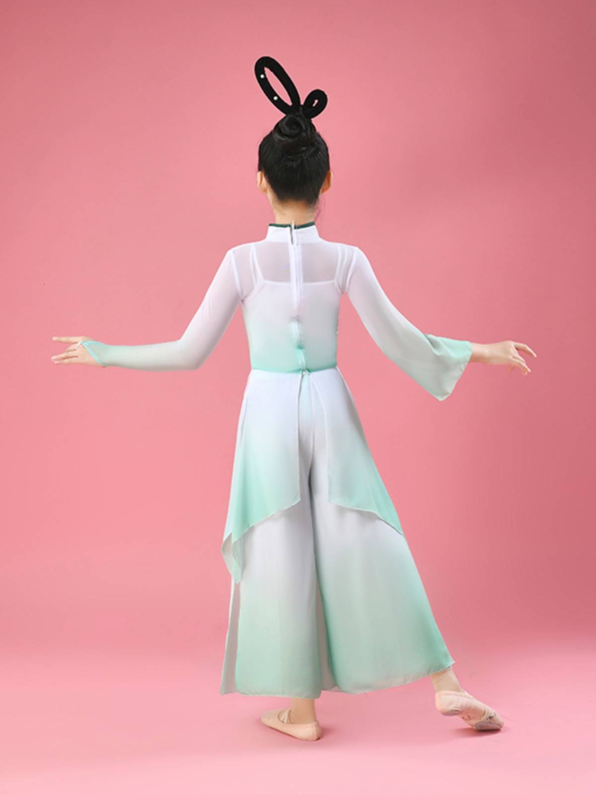 Children's Classical Dance Performance Services Club Performing Umbrella Dance Fan Dance Performance Service Chinese Dance Classical Dance Performance Girls
