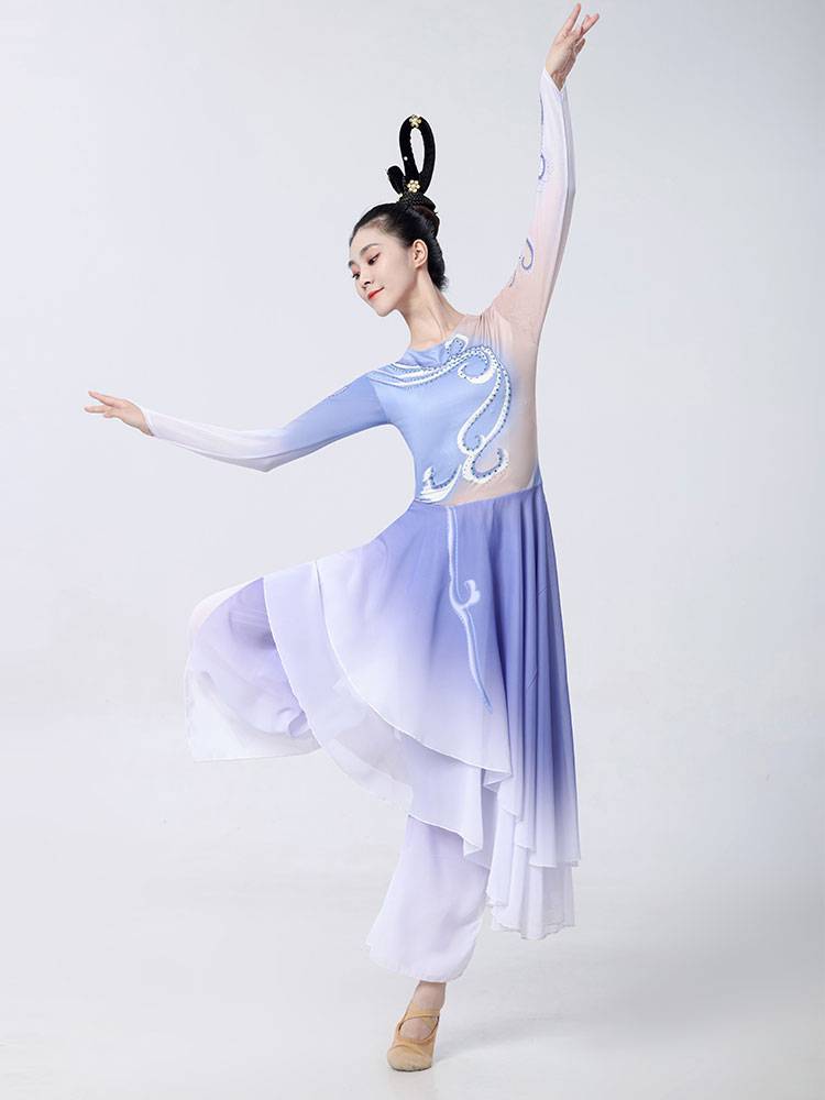 Ripple Ruo Shui Performs the same model, the female adult classical dance, elegant Chinese Feng Shui sleeve art test dance group dance