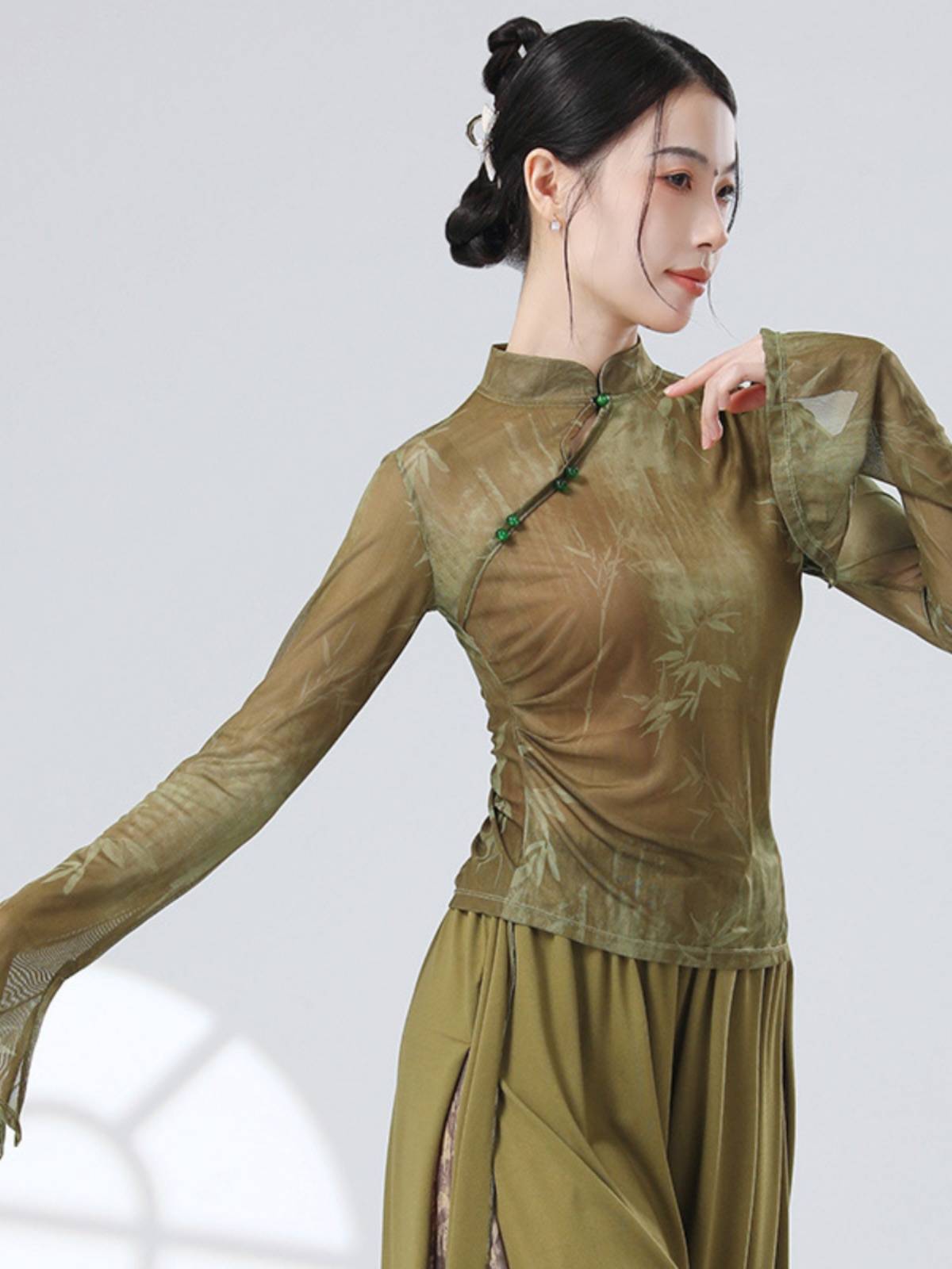 China's new Chinese classical dance ink painting net gauze improved cheongsam horn sleeve dance practice -shaped sportswear modern dance