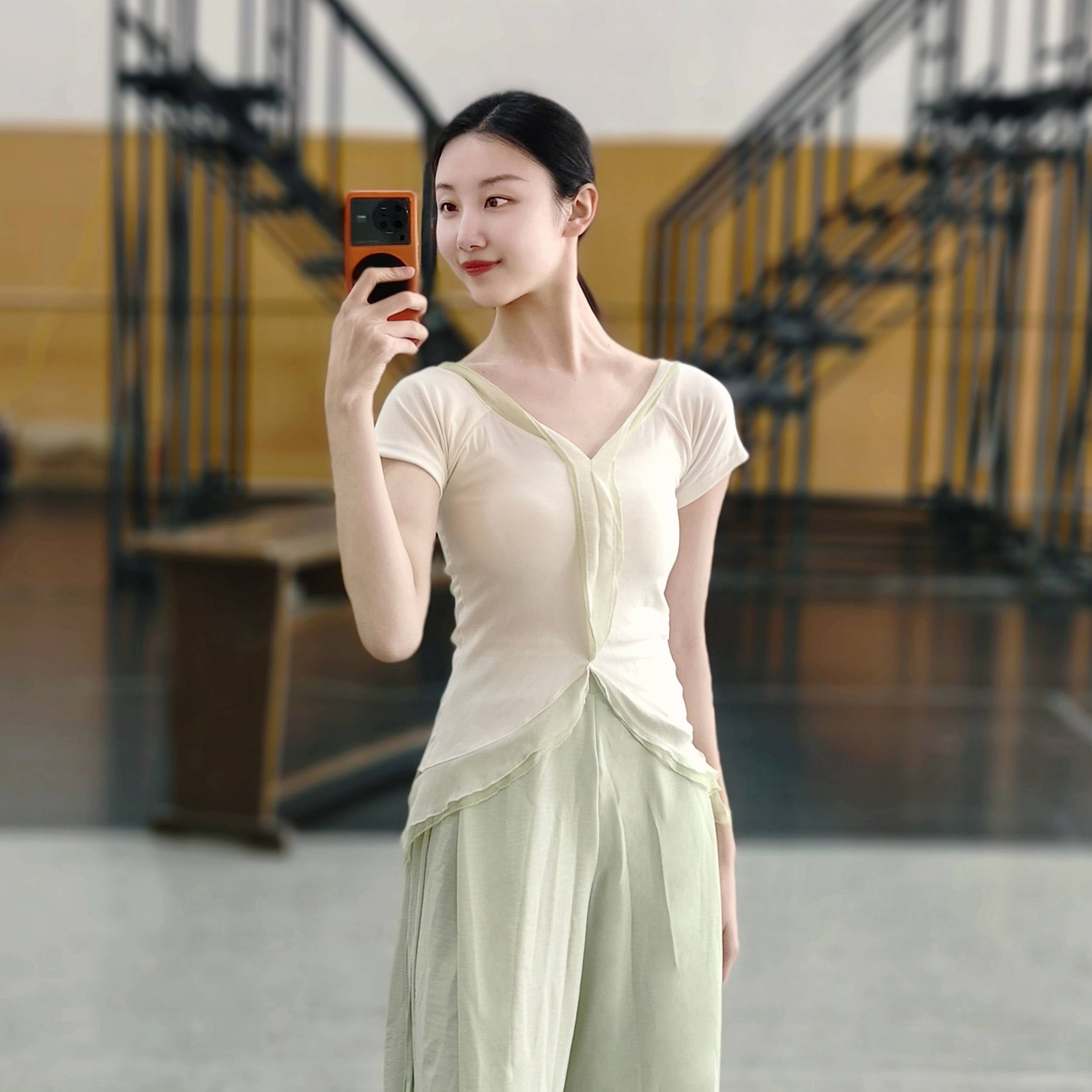 Short -sleeved classical dance yarn Chinese dance clothes body rhyme dance dance top female new spring and summer dance practice uniform