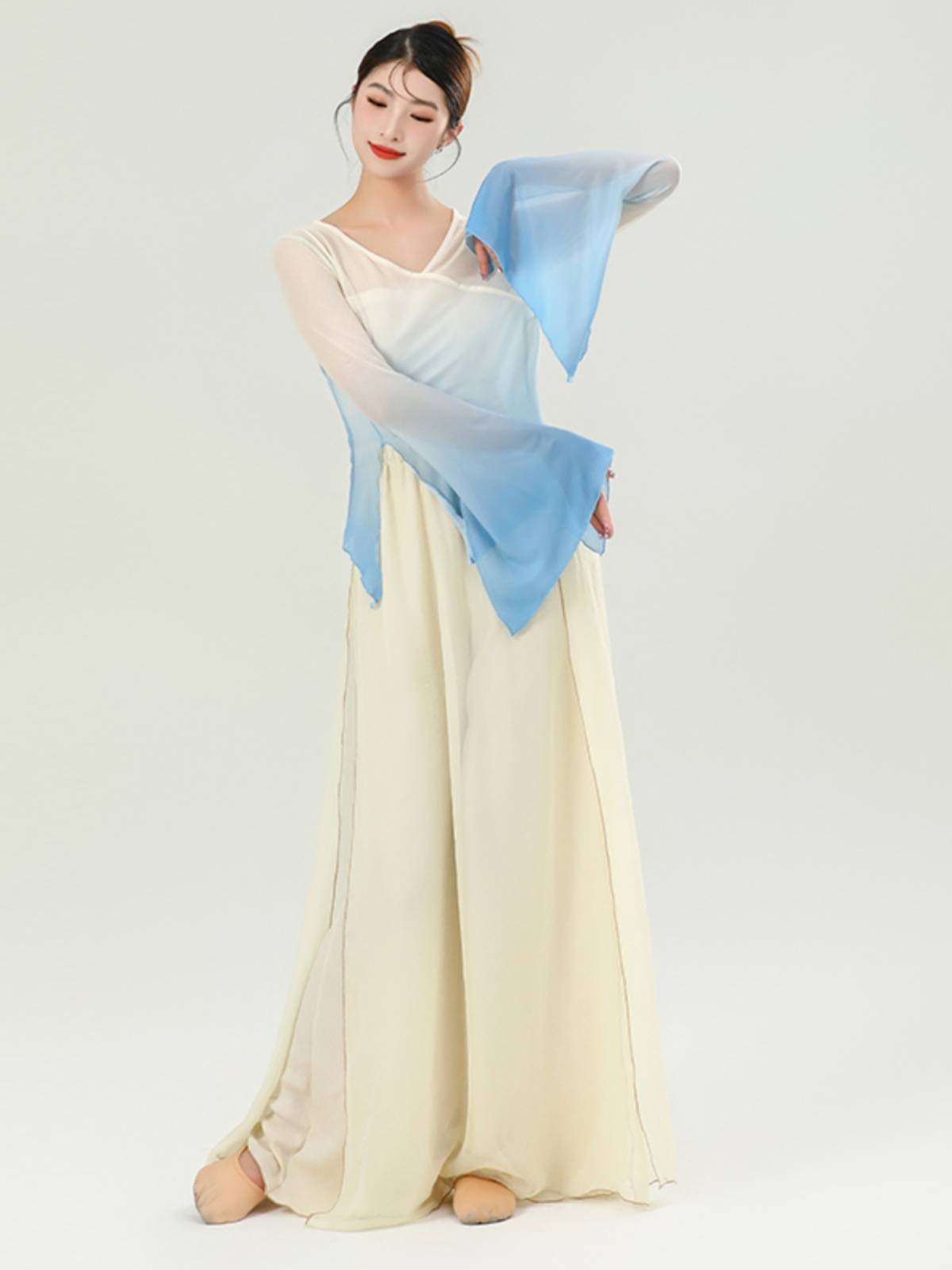 Classical dance dance clothing female elegant grades and transforms rhymes, Chinese dance modern dance immortal style, ancient style performance clothing