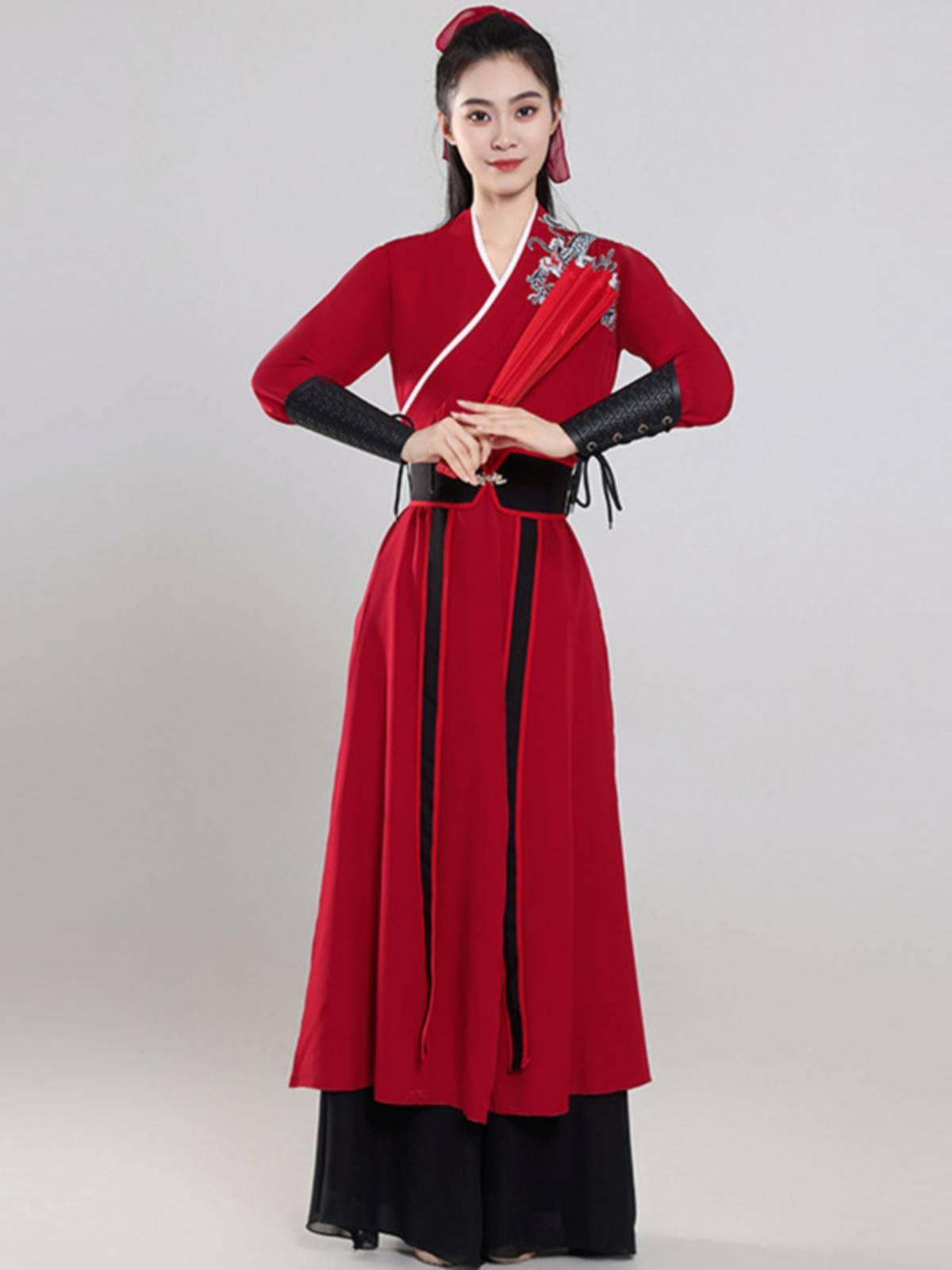 Shellong's choreographed classic dances and summer fan-like Chinese drum dances