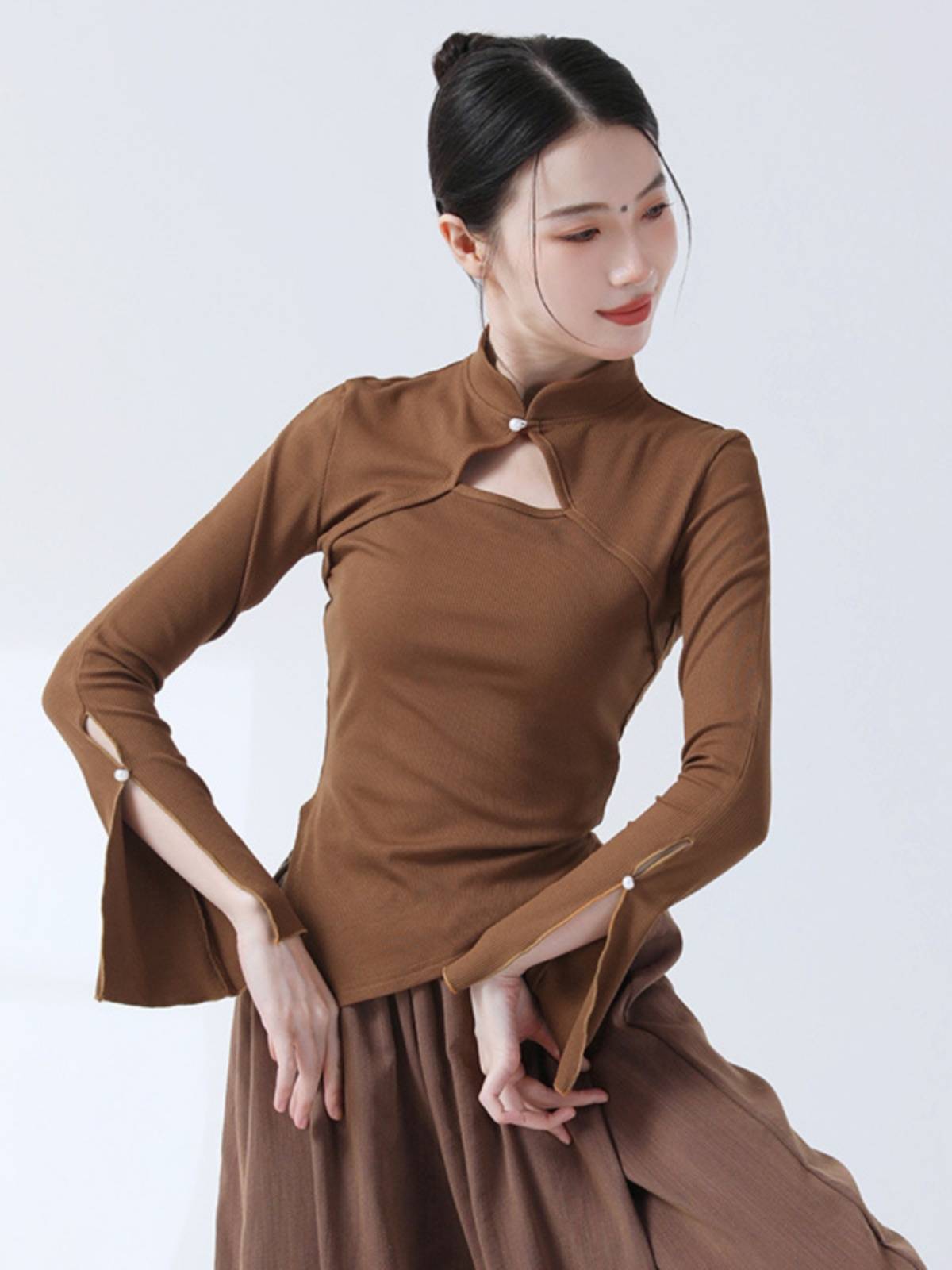 Chinese -style improved cheongsam lead dance dance practice service autumn and winter horn sleeve -shaped sports student modern classical classical dance female top