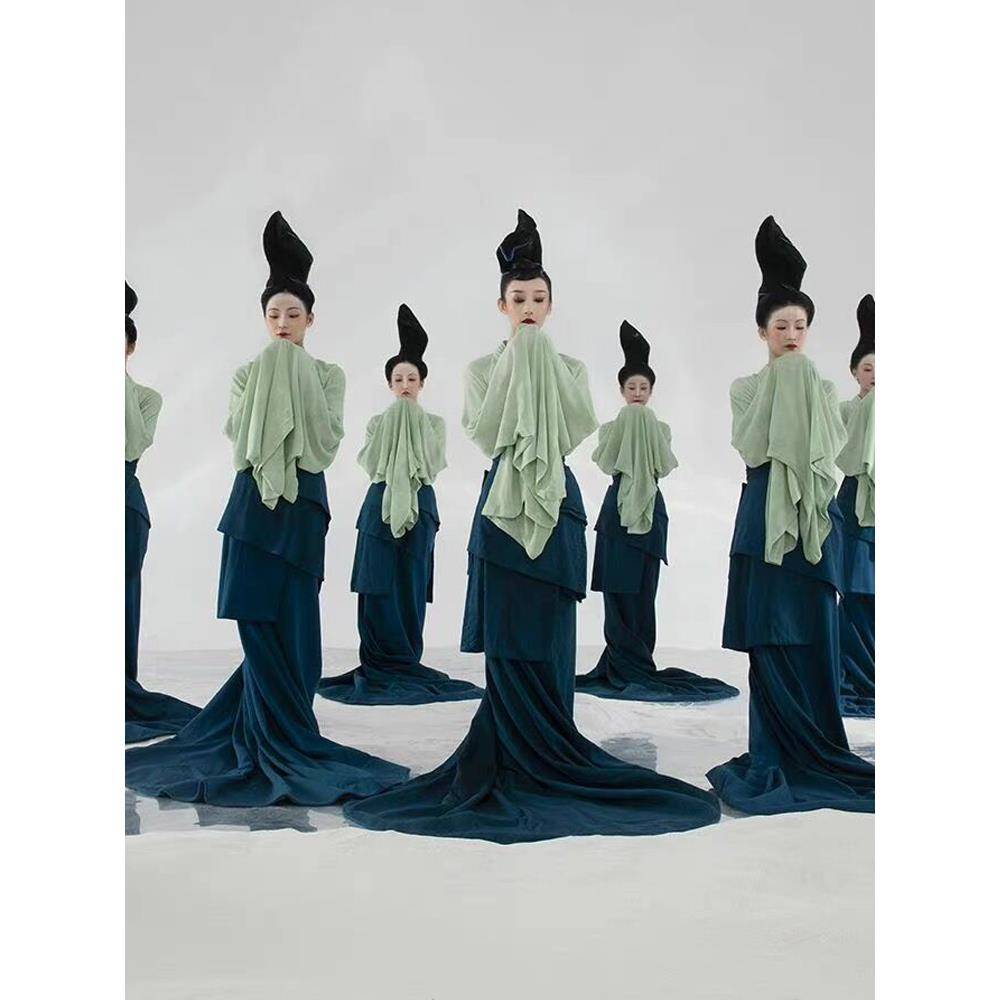 Only this green dance service Meng Qing's green green waist spring night Qianjiang mountain map the same classical dance water sleeve performance service