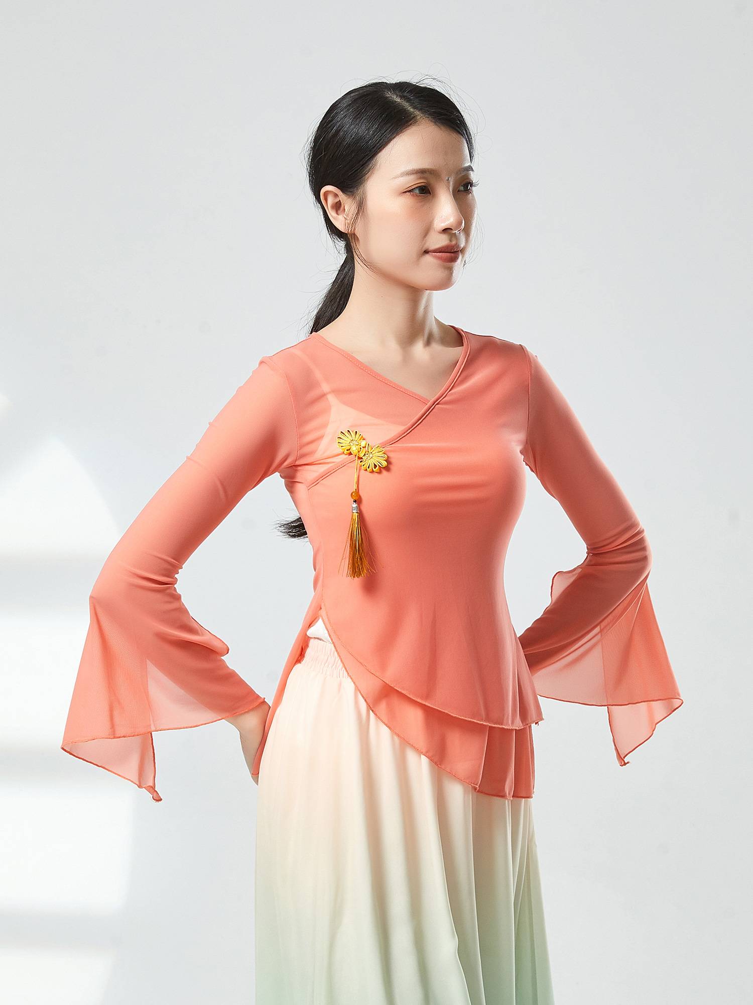 Classical dance body rhyme, elegant gauze Chinese style fairy training skills new performance service girl dance girl top girl