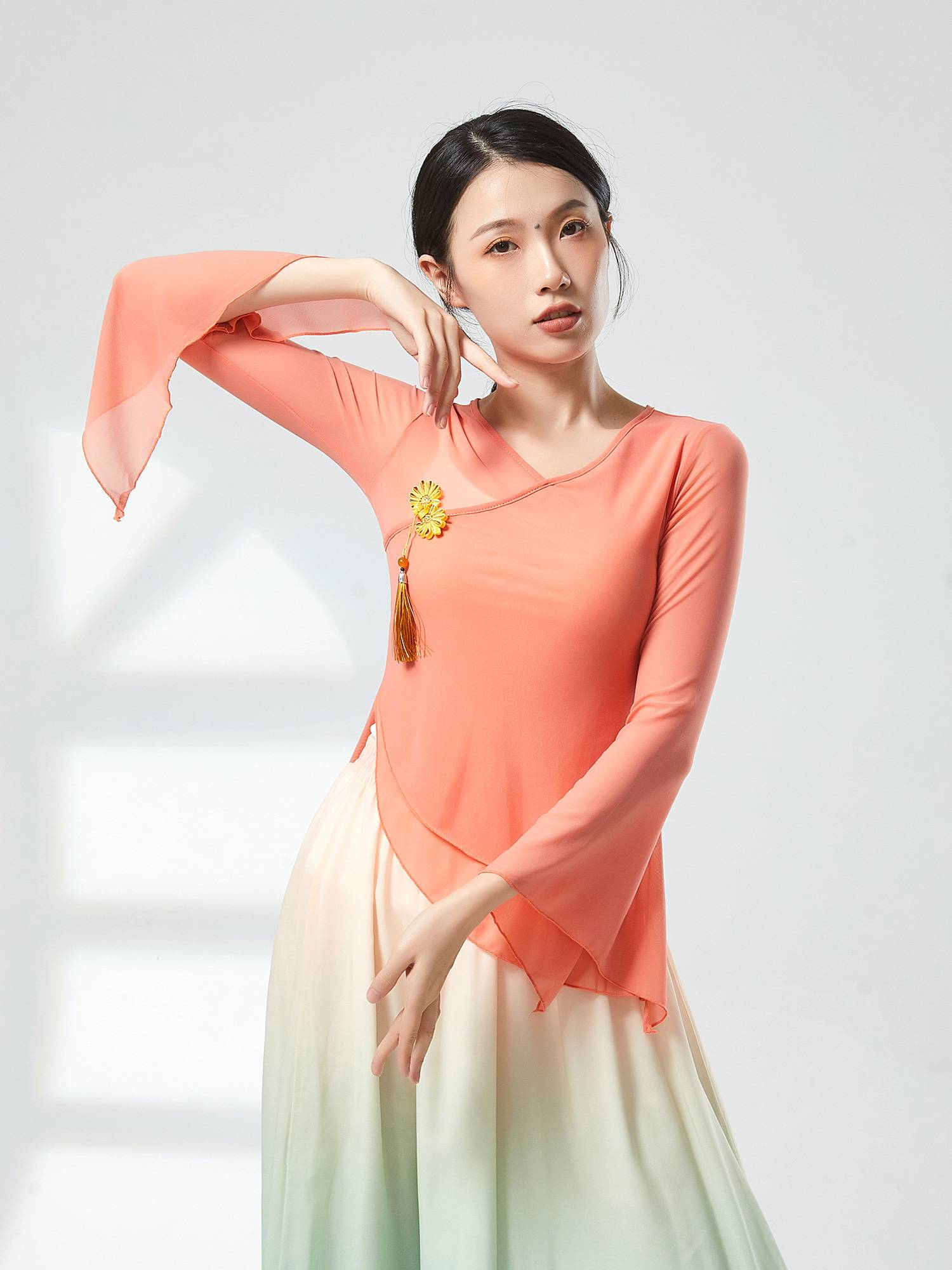 Classical dance body rhyme, elegant gauze Chinese style fairy training skills new performance service girl dance girl top girl