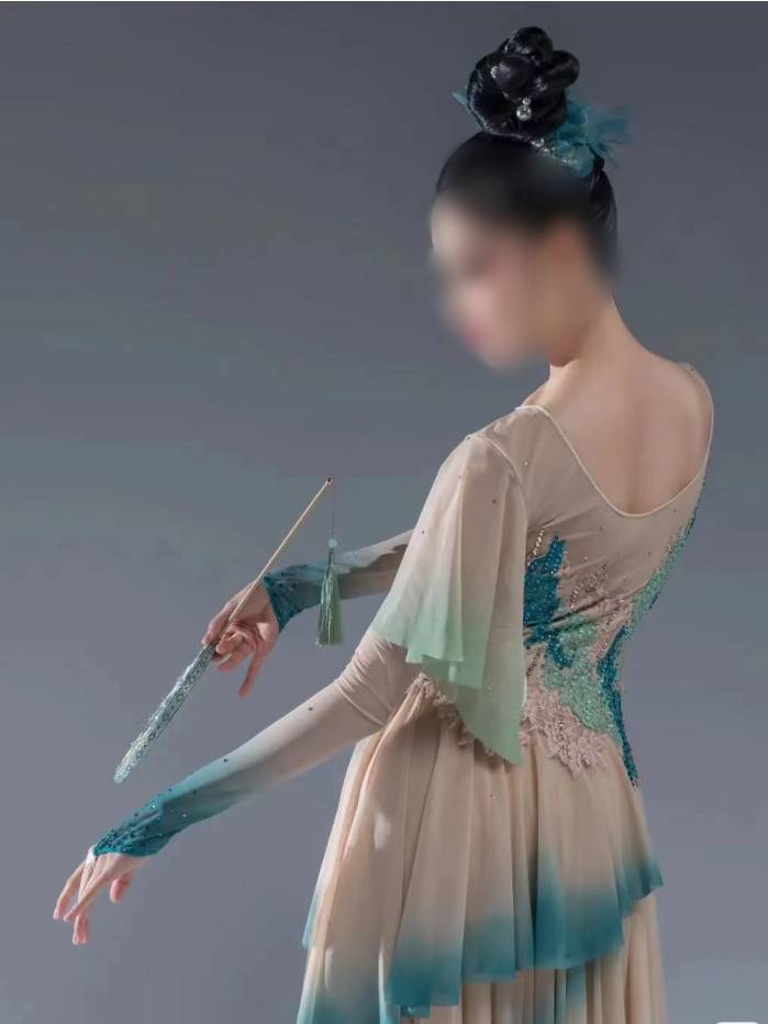 The new dress for the "Drunk Qingbo Dance costume" is gradually becoming a classic Chinese girl
