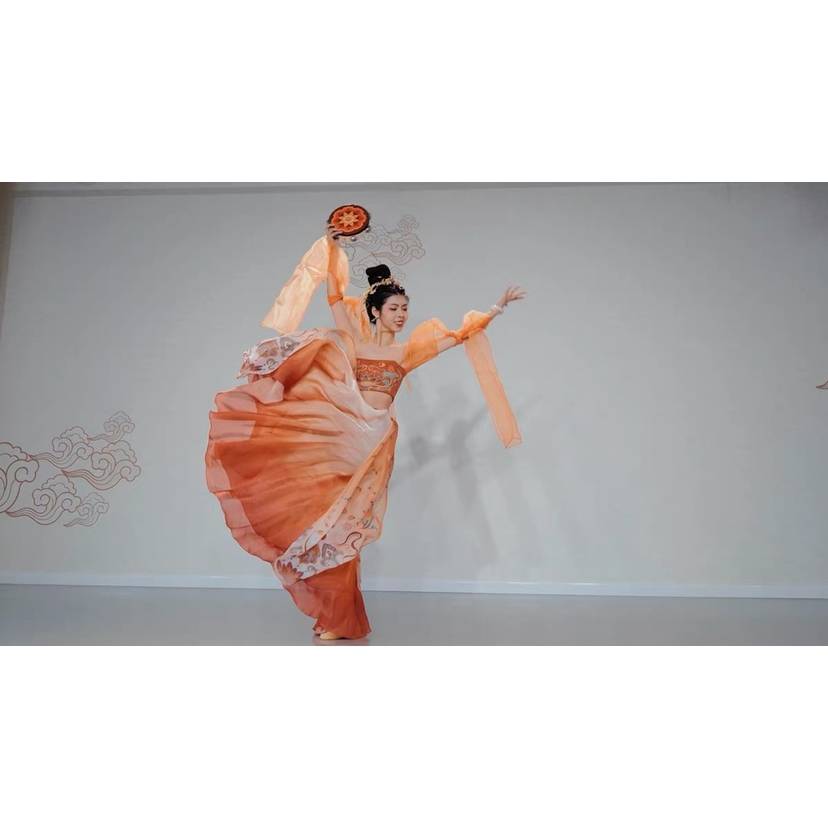 New classical dance questioned carp derivative dance service koi color color Chinese style fairy Chinese dance training service