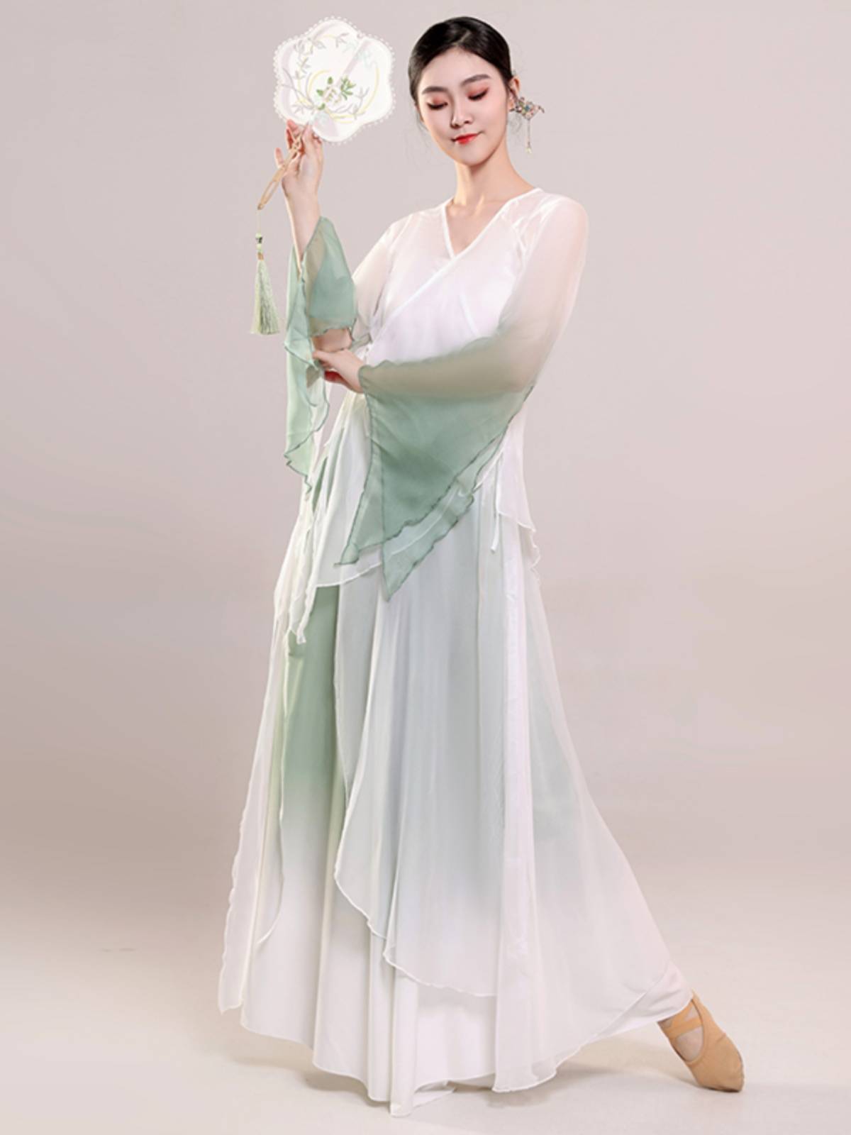 Classical dance clothing female elegant and fairy body rhyme yun jacket training big skirt big skirt Hanfu national dance showed suit suits