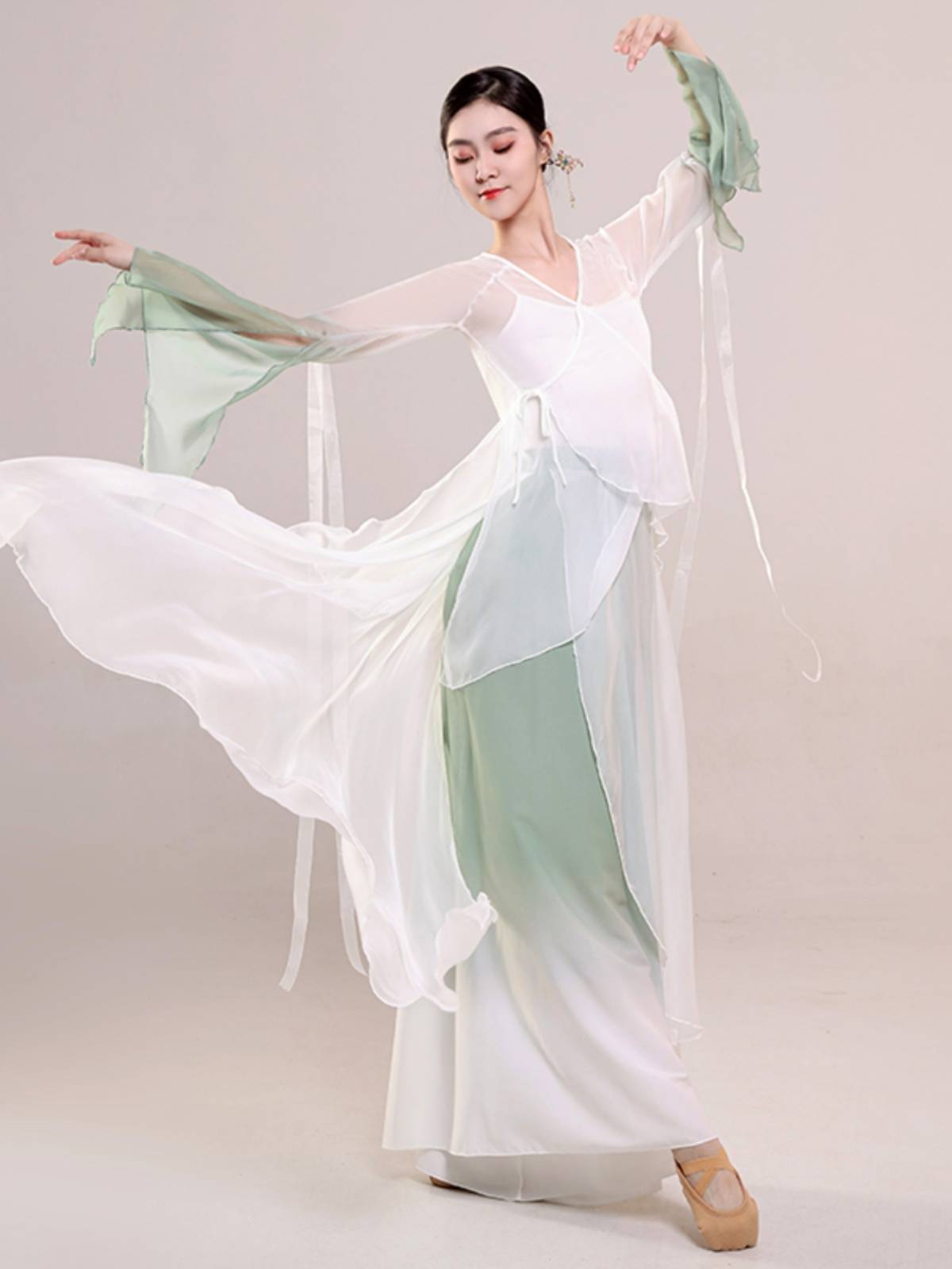 Classical dance clothing female elegant and fairy body rhyme yun jacket training big skirt big skirt Hanfu national dance showed suit suits