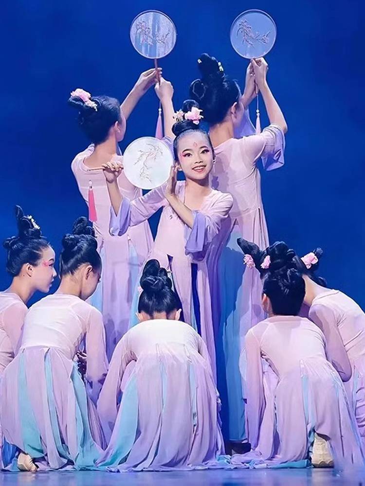 Jiangnan Girl Spring March Rouge Makeup Peach Blossom Dance Server Children's Classical Dance Performance Service Chinese Wind Practice Service