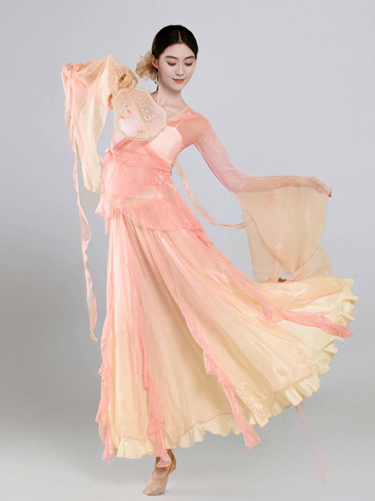 2024 new elegant immortal classical dance performances practice service female Chinese dance ancient style dance gauze dance service
