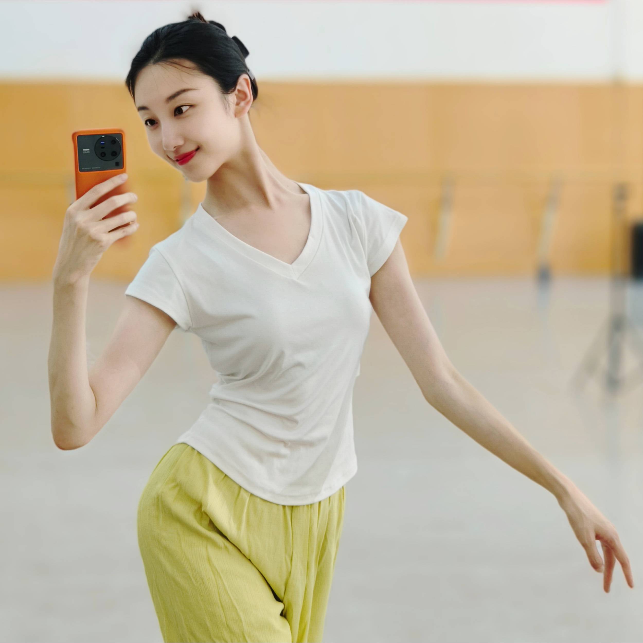 Modern dance summer adult dance service short -sleeved top training exercises, self -cultivation Chinese classical national dancing service female yoga