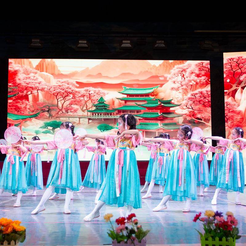 Children's Hanfu Performing Guofeng Classical Dance Service Peach Blossom Smile Flower Butterfly, a girl rouge makeup spring March