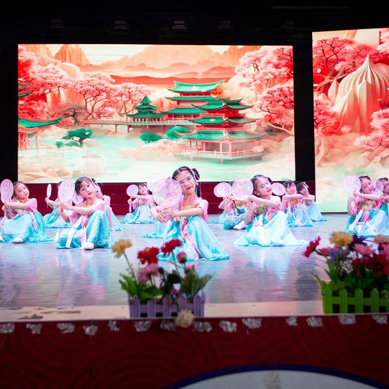 Children's Hanfu Performing Guofeng Classical Dance Service Peach Blossom Smile Flower Butterfly, a girl rouge makeup spring March