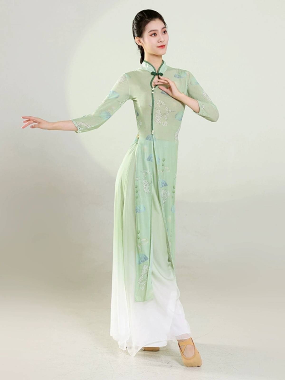 New cheongsam practice service classical dance service Chinese wind printing dancing special performance service performance clothes body rhyme yarn clothes